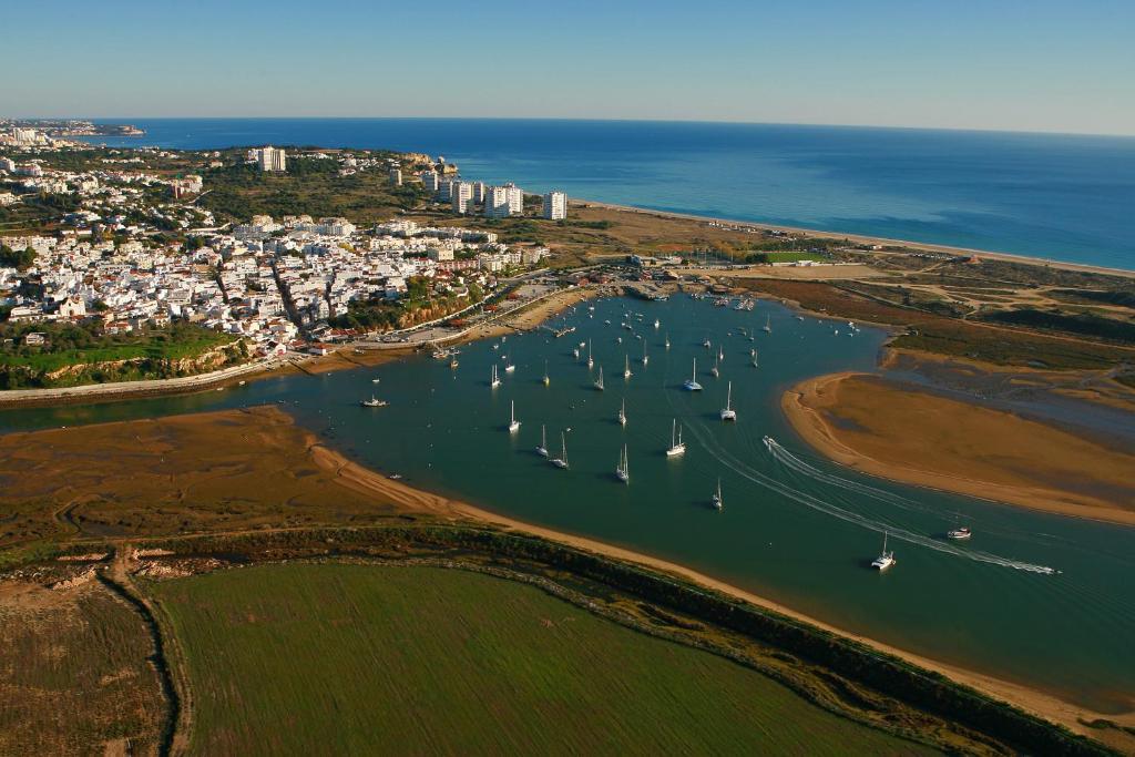 Alto Fairways Aparthotel Alvor Bagian luar foto
